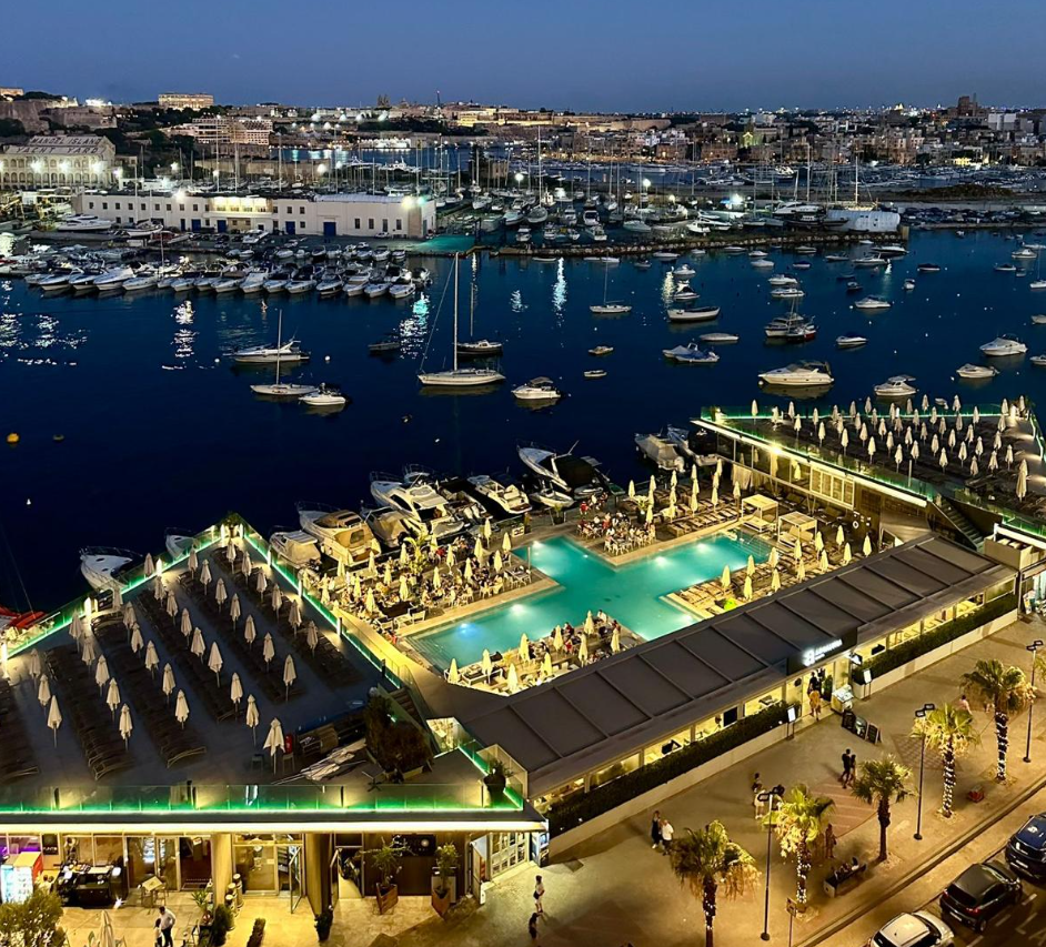 The Waterfront Hotel  fotó